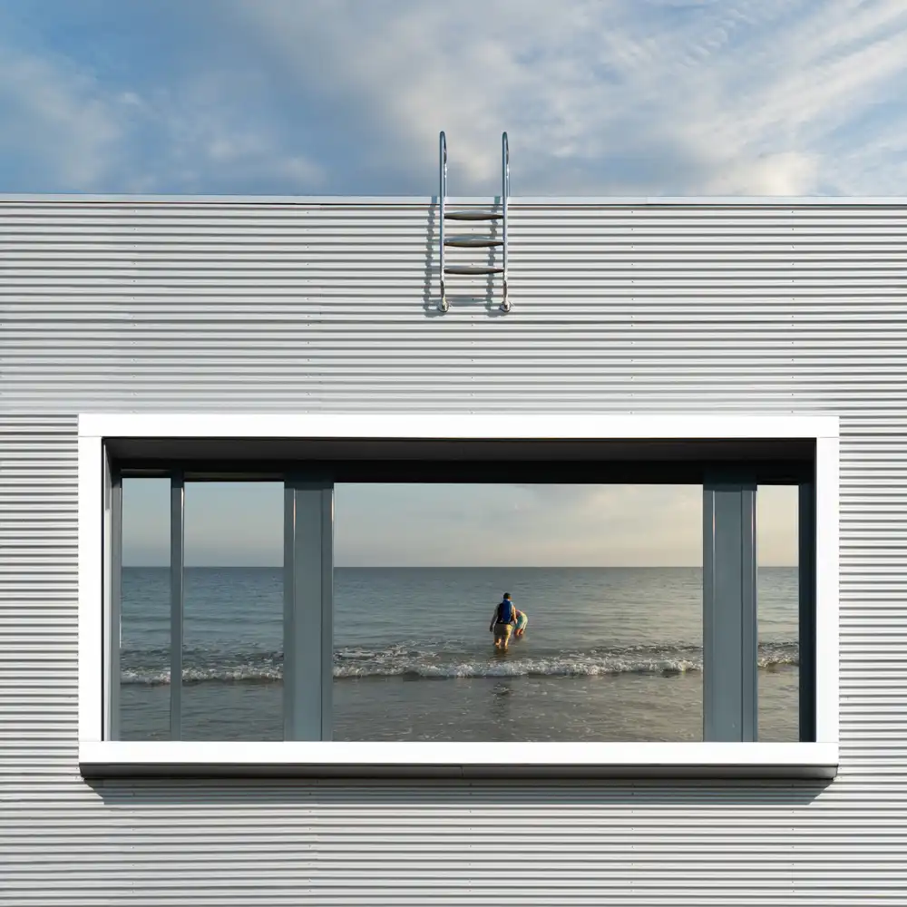 (laGrange), Vangindertael Luc: Sala piscina