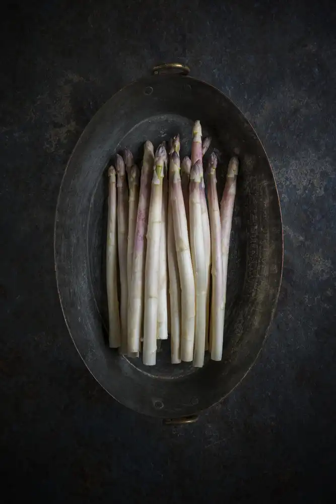 Popescu, Diana: White asparagus
