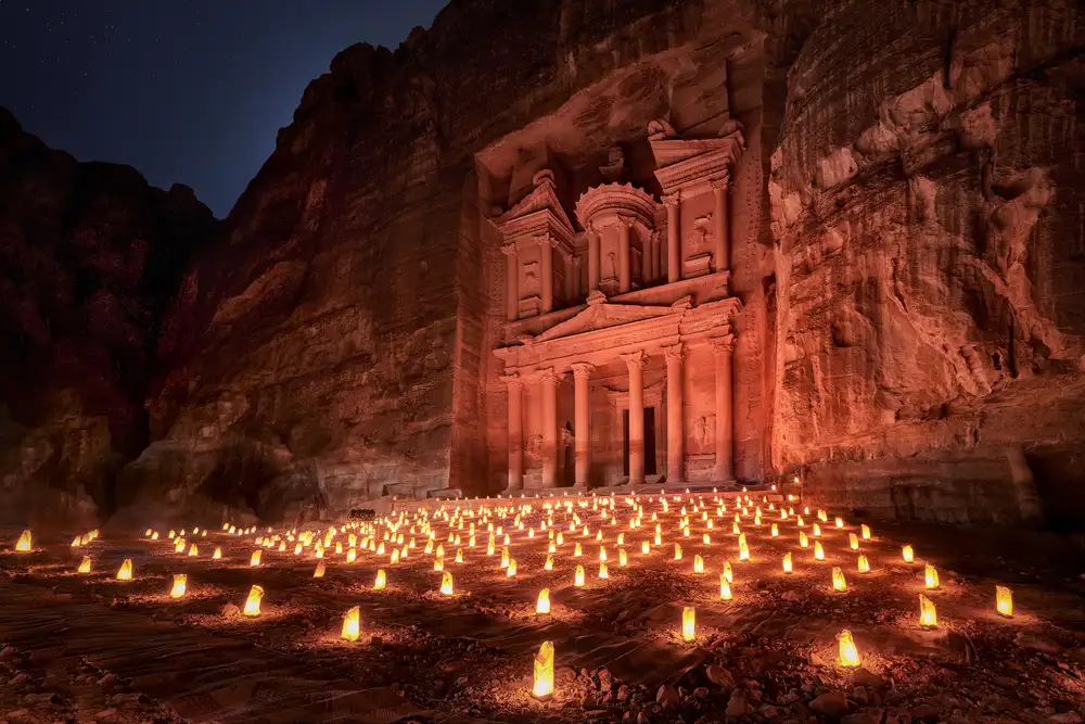 García, M. Jesús: Petra di notte