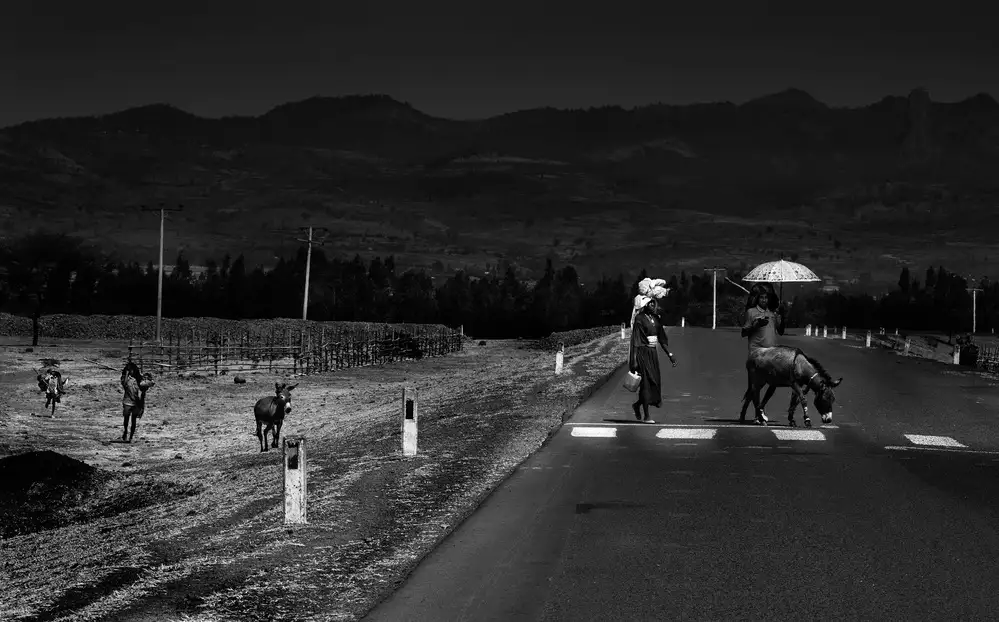 Cavalli, Giovanni: Attraversamento stradale
