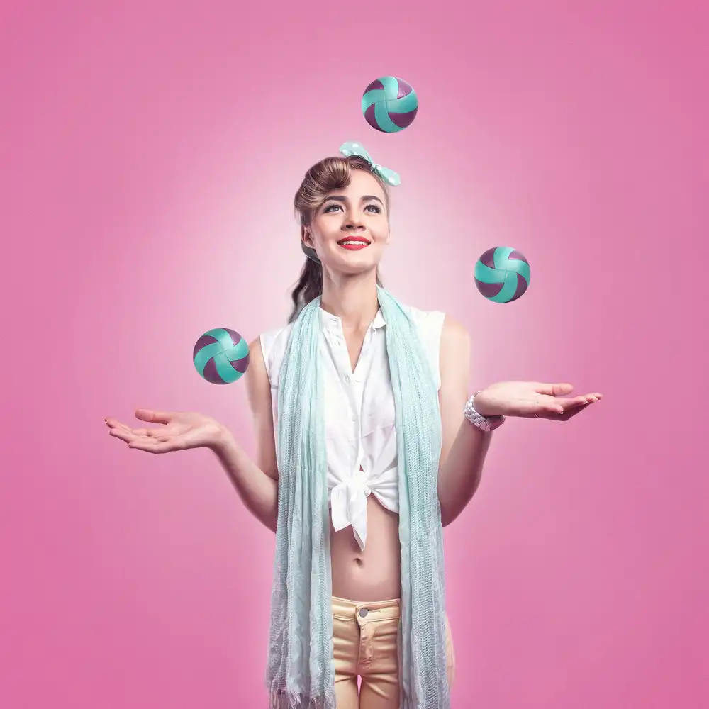 hardibudi: Three balls and a lady