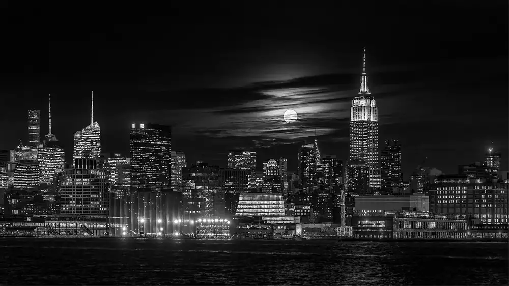 Zhu, Hua: Manhattan at night