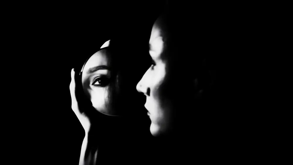 Saeidinia, Afshin: Los ojos