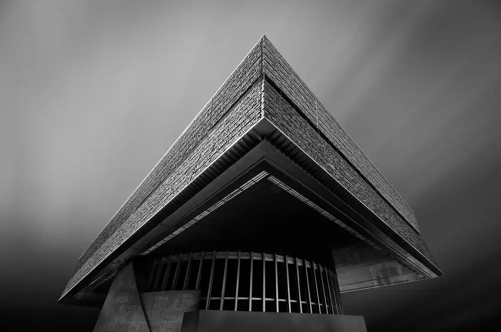 Važan, Karol: Piramide