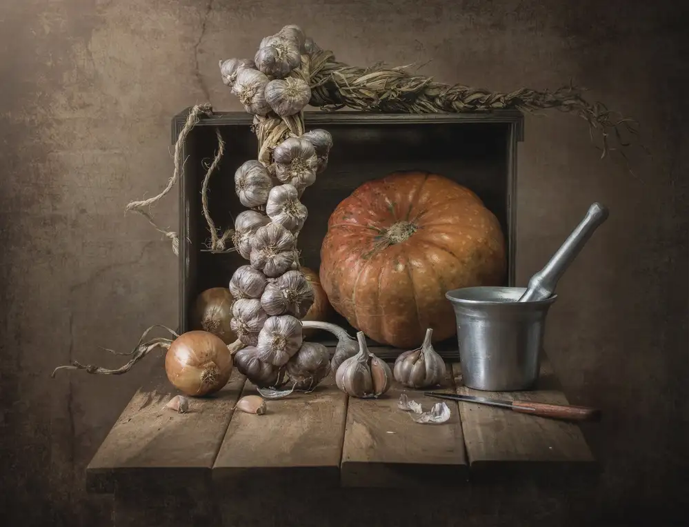 Perfoncio, Margareth: Knoblauch auf dem Tisch