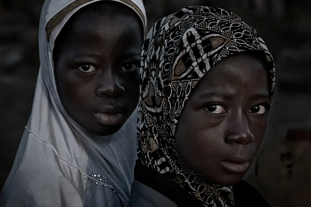 Garmendia, Inazio Joxe: Two girls - Benin