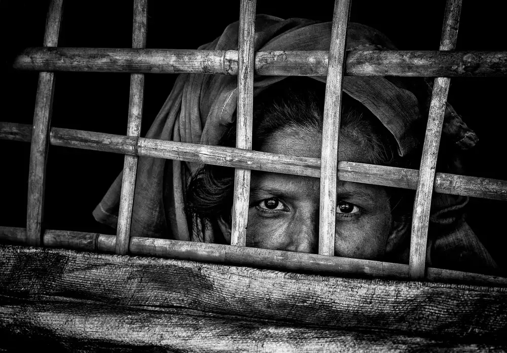 Garmendia, Inazio Joxe: Rohingya woman at her home-I - Bangladesh