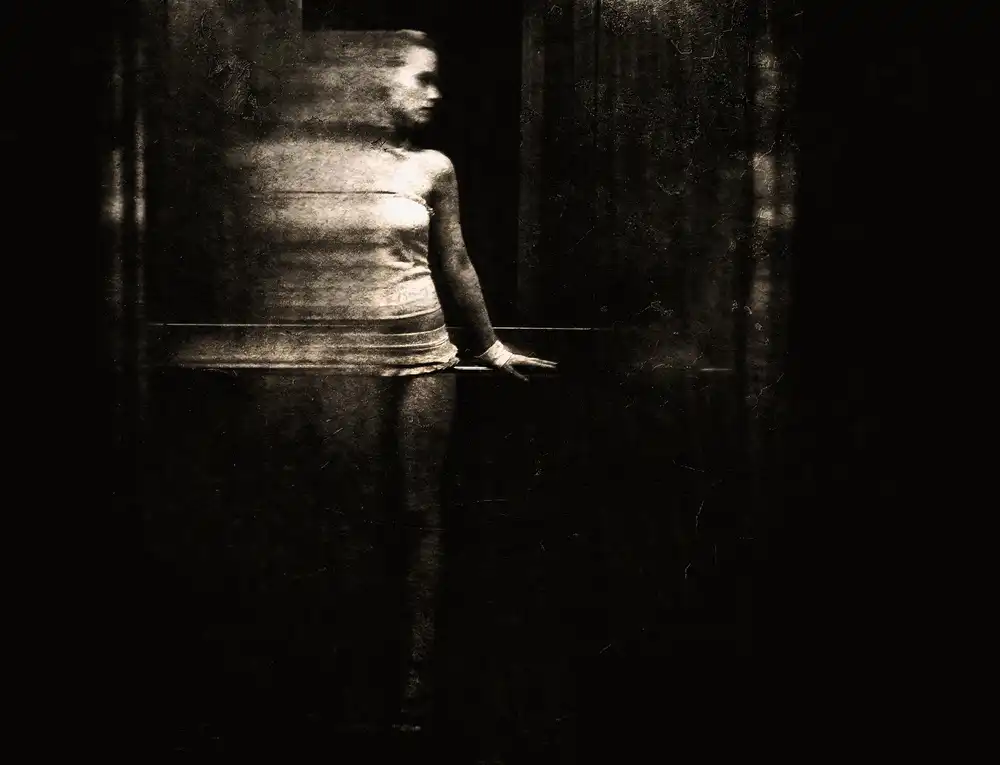 Camlilar, Erkan: elevator
