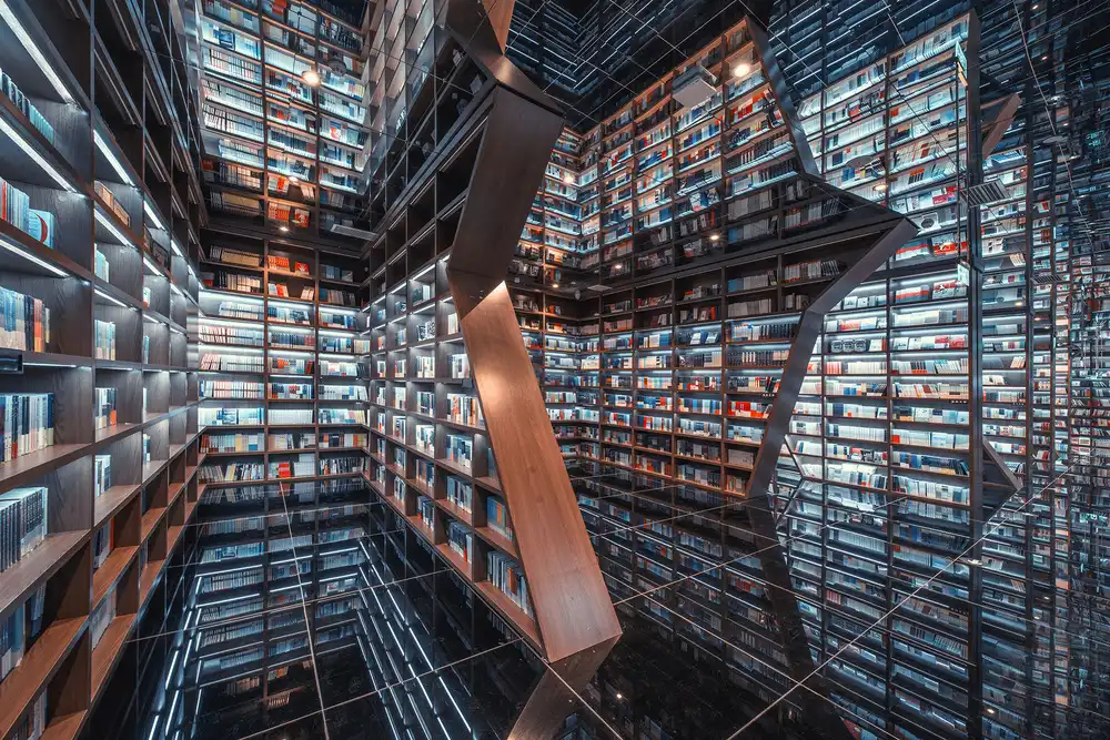 Tianqi: Cool Bookstore
