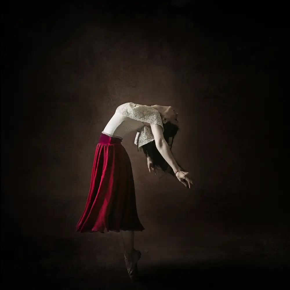 Hasheminasab, Moein: Hugging the nothing