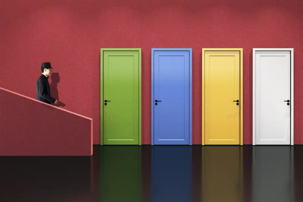 Bunjamin, Antonyus: Juzgando puertas