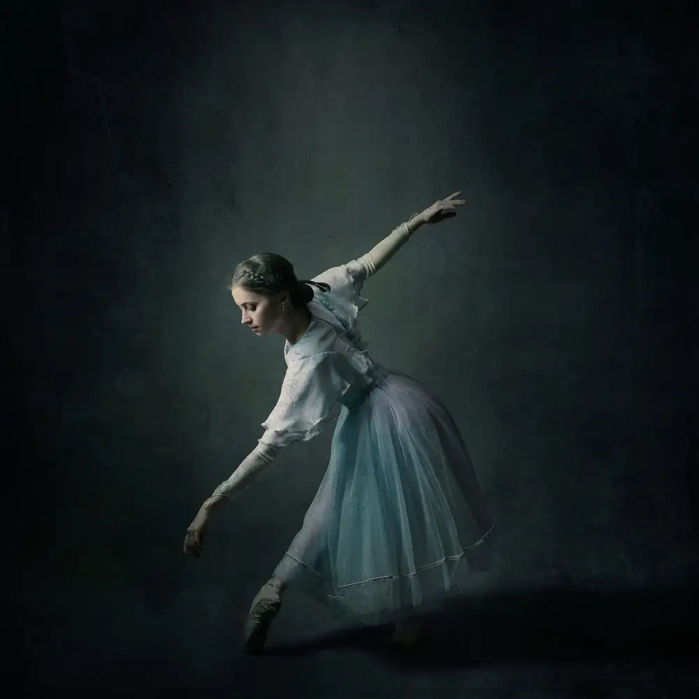 Hasheminasab, Moein: Angel dancer