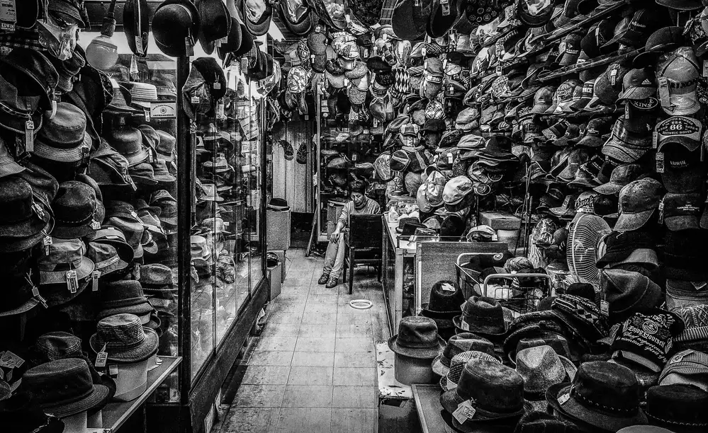 Miyagi, Masahiro: hat shop