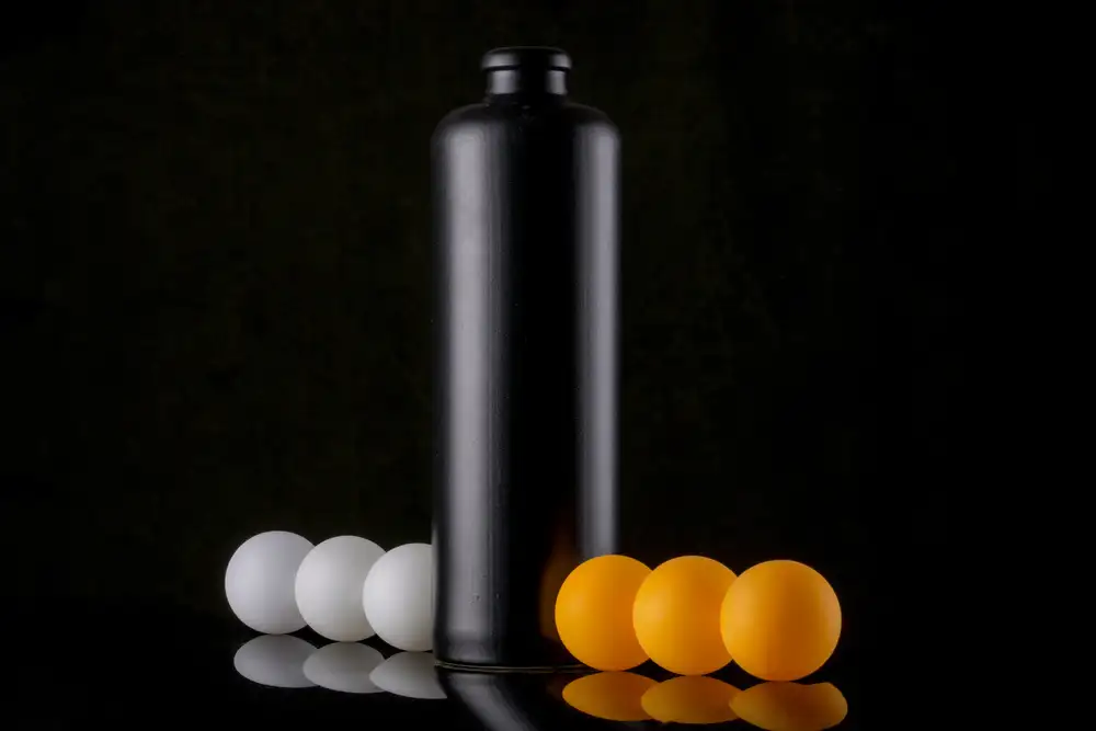 Barkow, Brig: Nature morte avec reflet 2