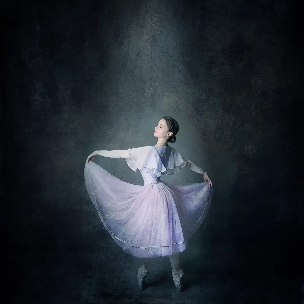 Hasheminasab, Moein: Angel dancer