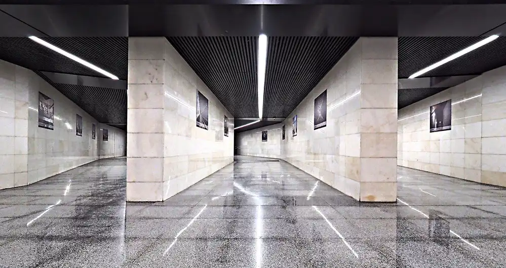Makunin, Maxim: Moscow metro - Labyrinth