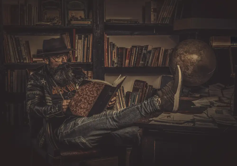 gNo: The Library Man
