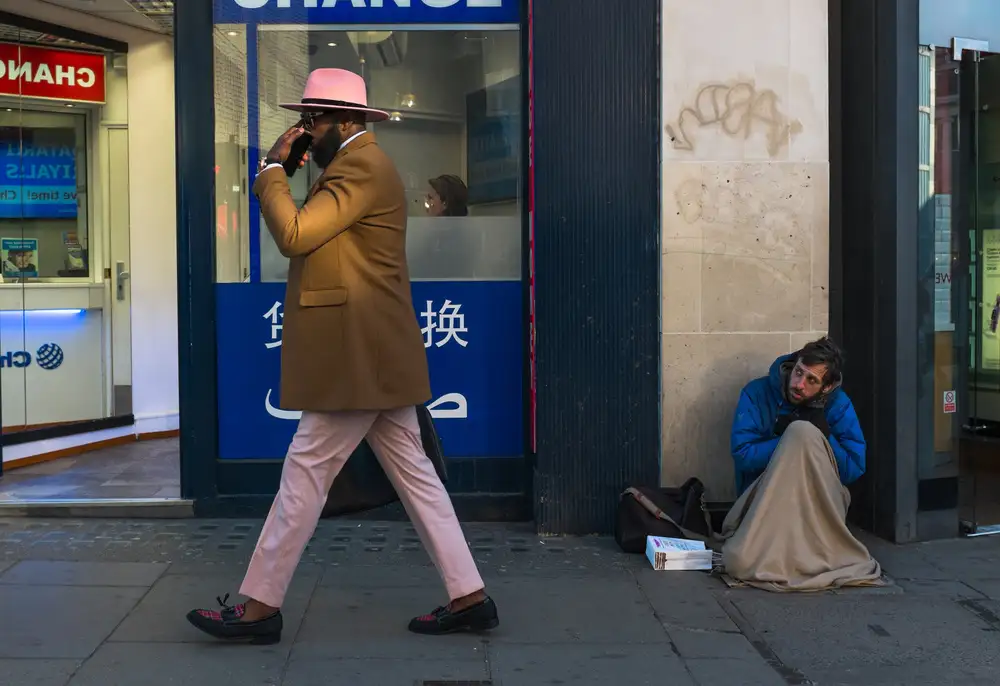 Grifantini, Lorenzo: The man in pink