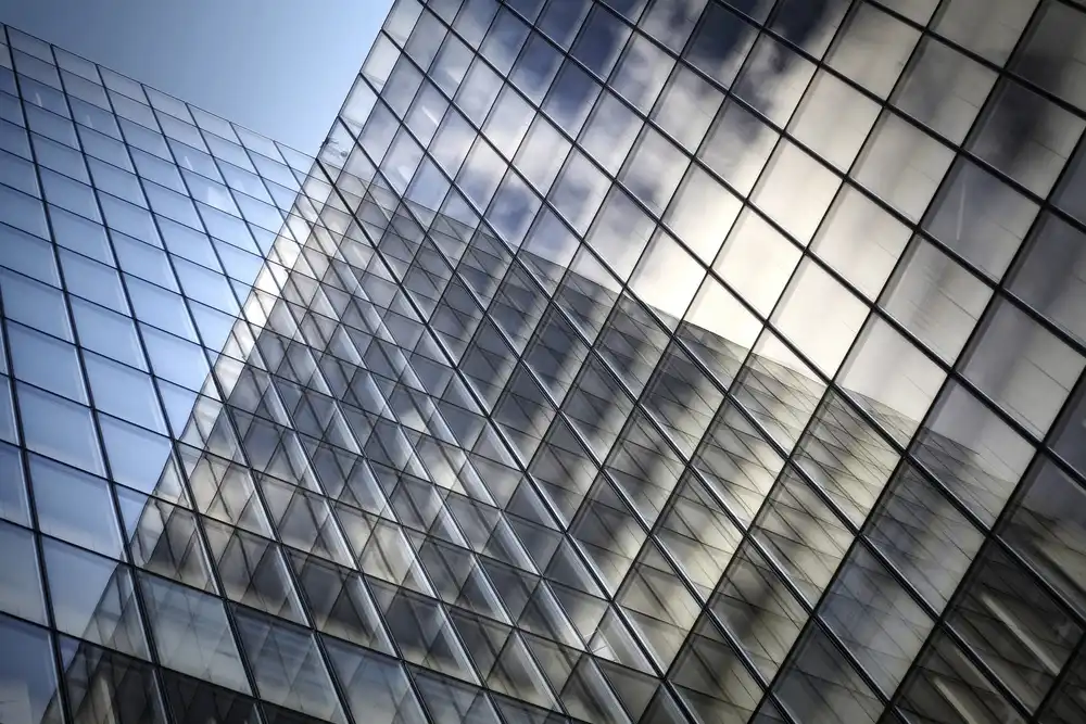 Cseresnjes, Anna: glassworld