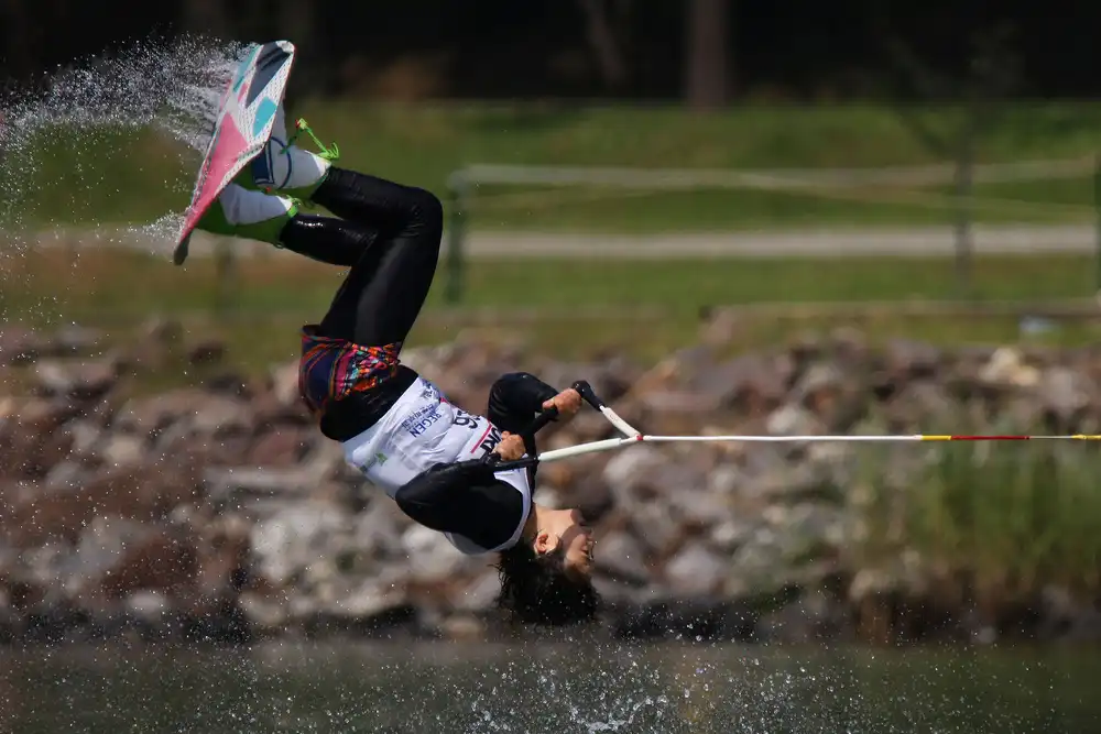 Woo, Shin Ryu: Waterski