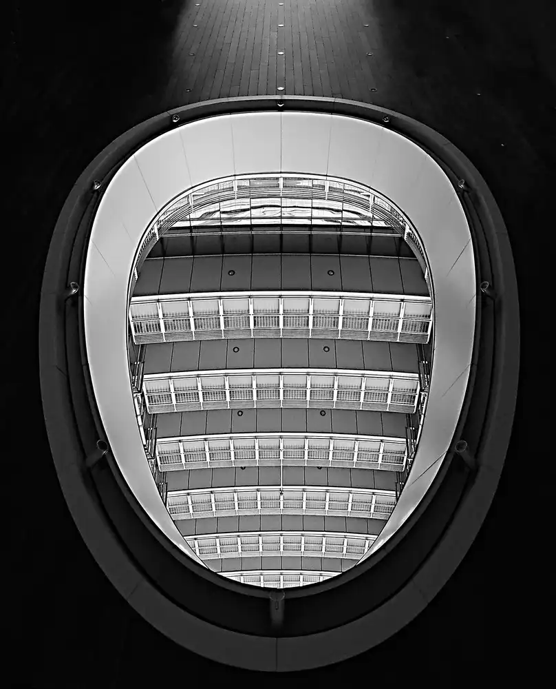 Makunin, Maxim: Black hole