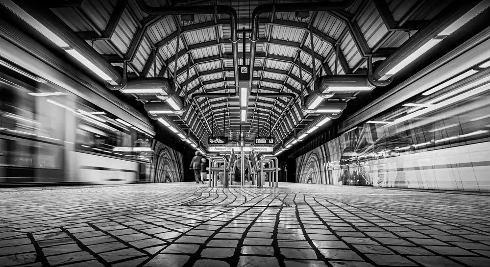 Vollrath, Jörg: ... stazione della metropolitana