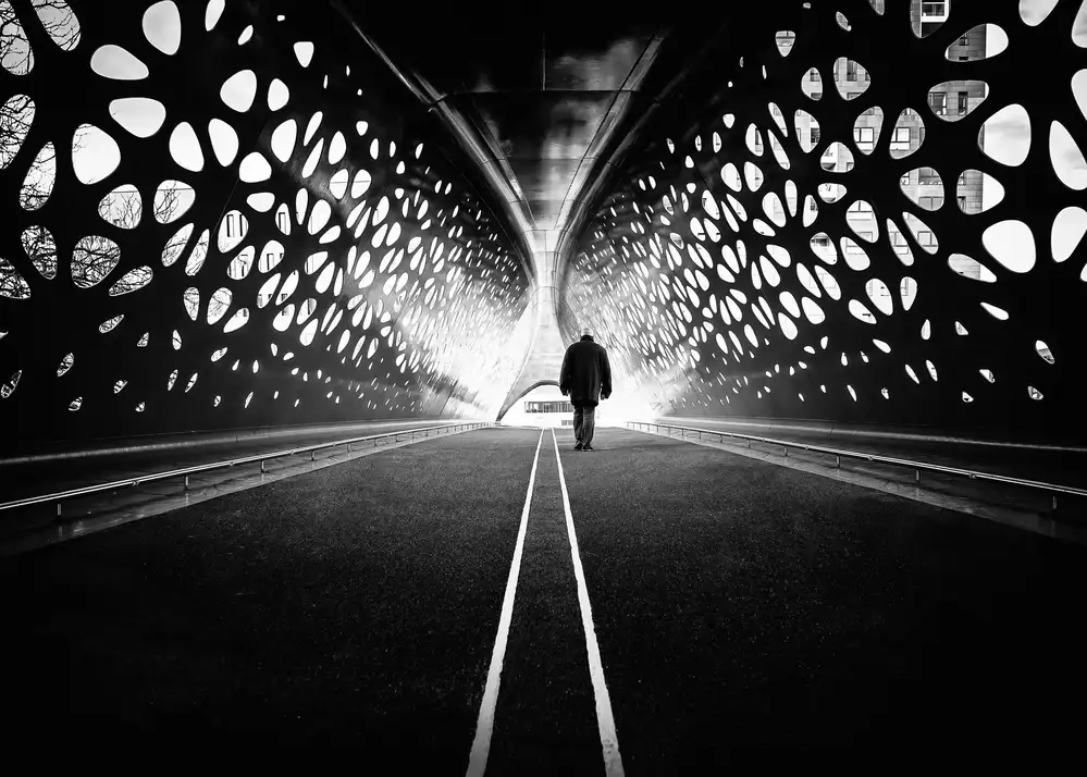 Staelens, Christophe: The boundary betweenl light and shadow is you