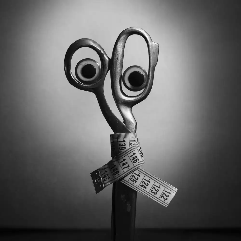 Glinka, Victoria: What are you looking at?!  Or crazy Mr. Scissors