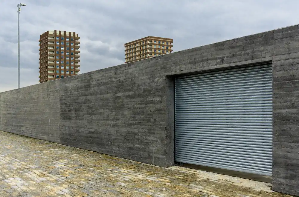 Houte, Van Jef: Hinter der Wand