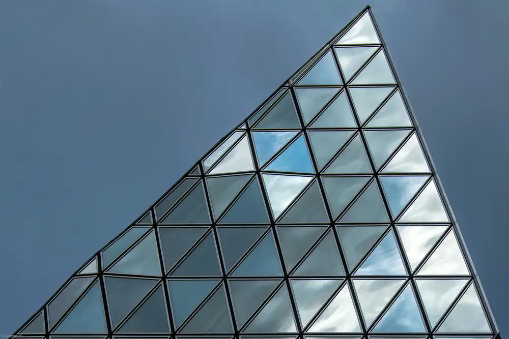 Joosten, Lus: Piramide moderna