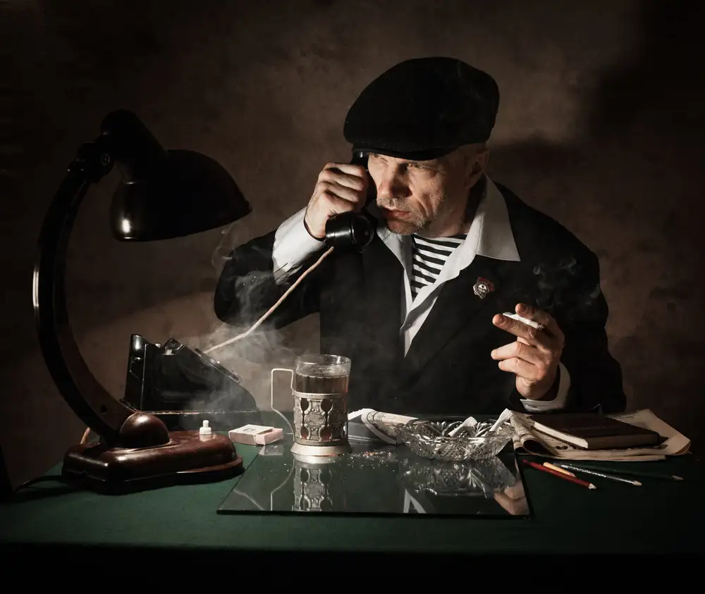 Cherkasov, Viktor: Phone call.