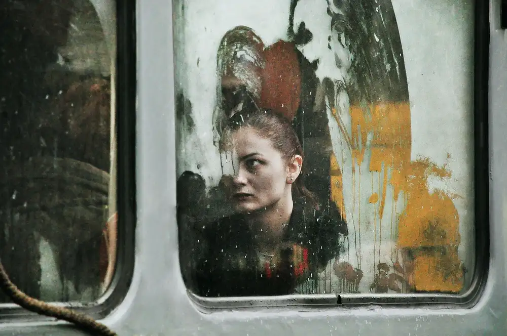 Gabor, Nicoleta: november passengers