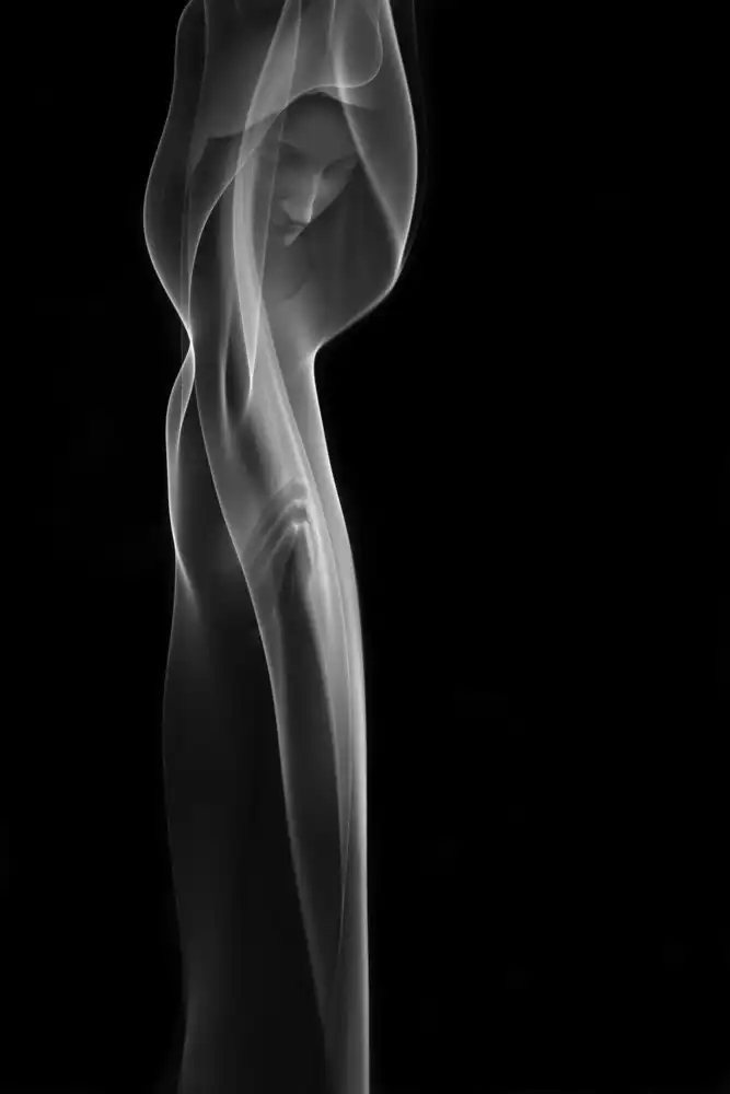 Yakubovitch, Azriel: Smoke Veil Madonna