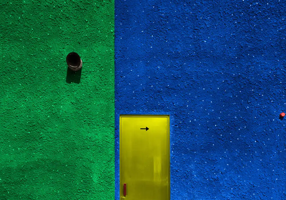 Almasri, Muhammad: Use the Other Door