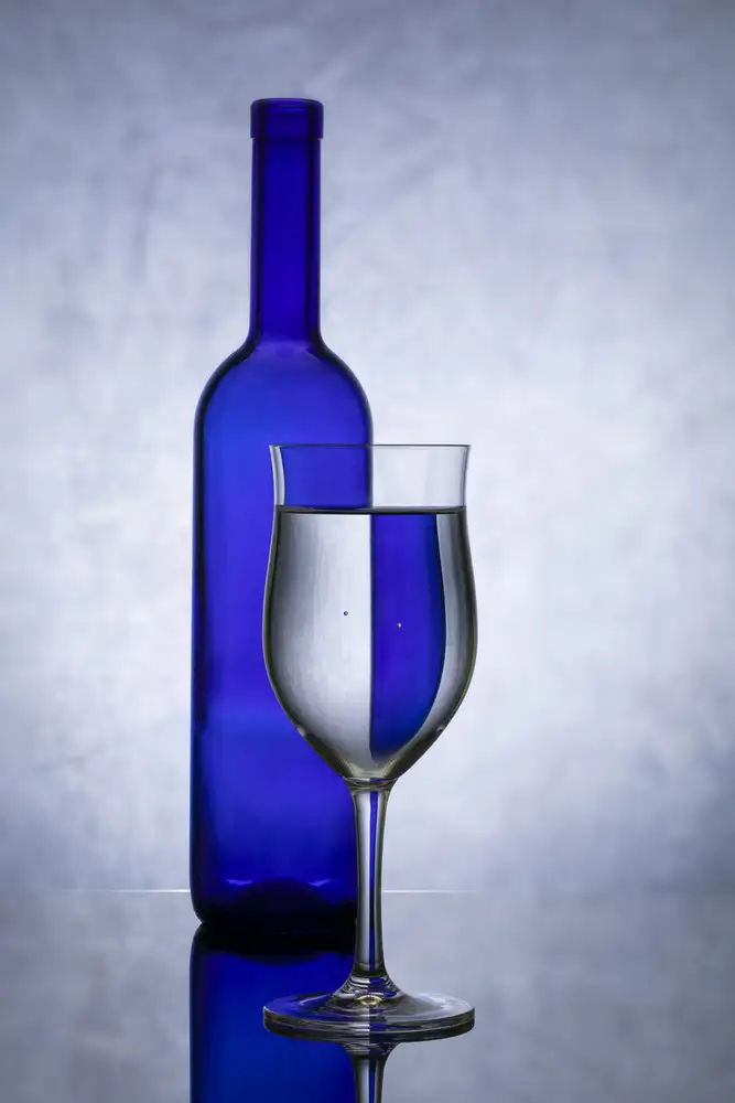 Yakubovitch, Azriel: Blue Glass