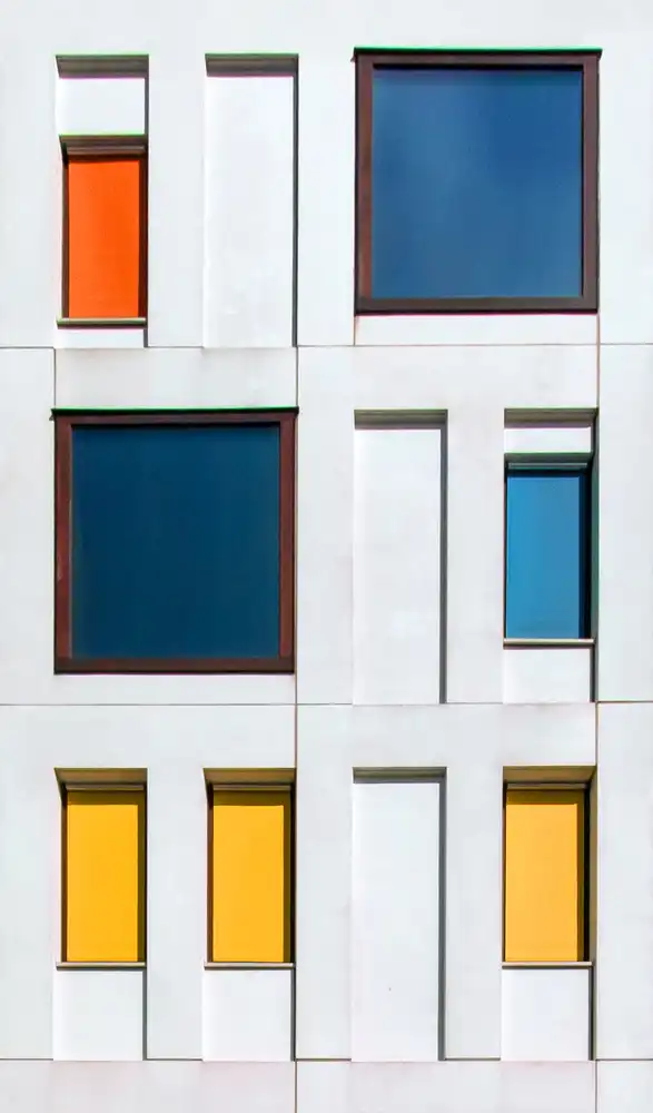 Joosten, Lus: a colorful facade