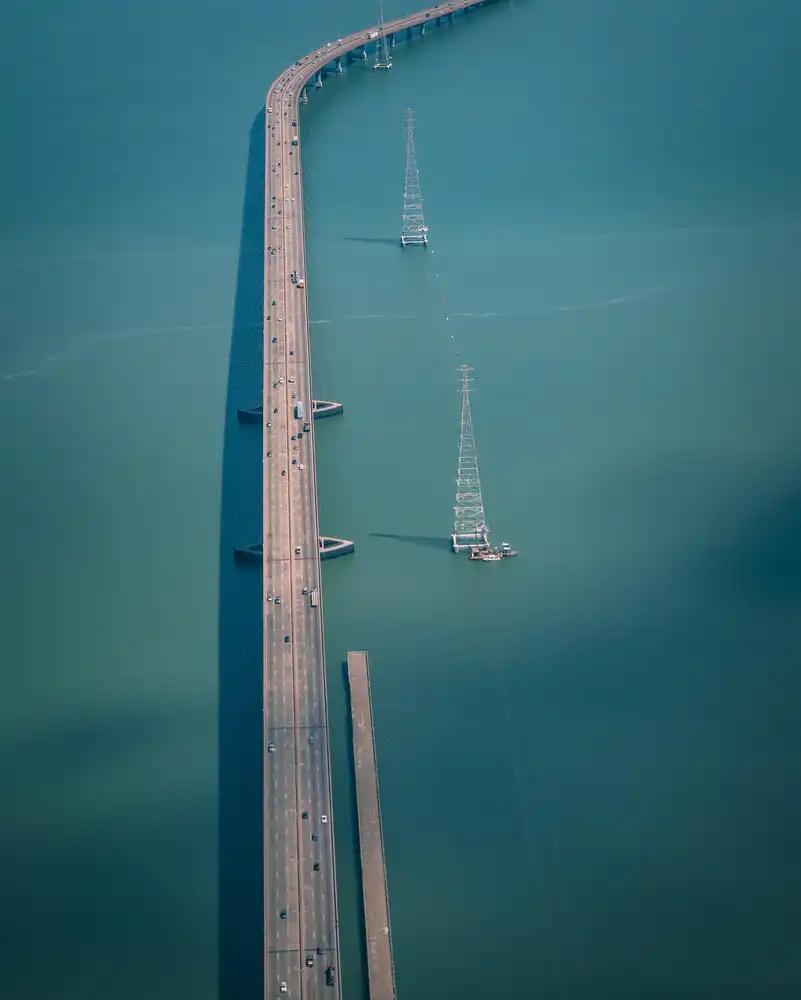 Wei, (David), Dai: A bridge