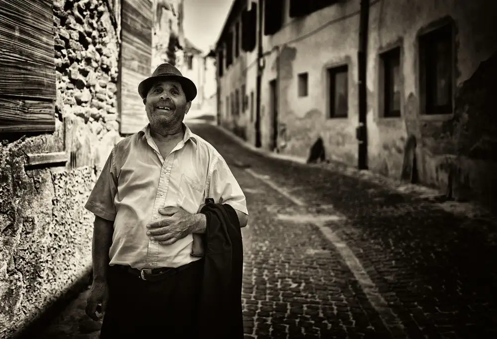 Oncete, Julien: Old streets