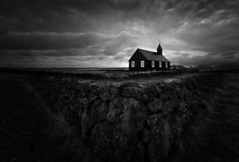 Deng, Larry: Iceland Black Church