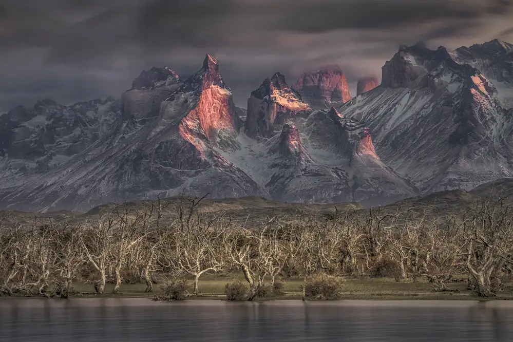 Svoboda, Peter: Below the peaks of Patagonia