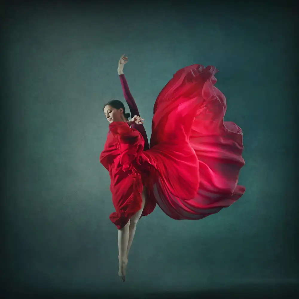 Hasheminasab, Moein: La ragazza e la danza