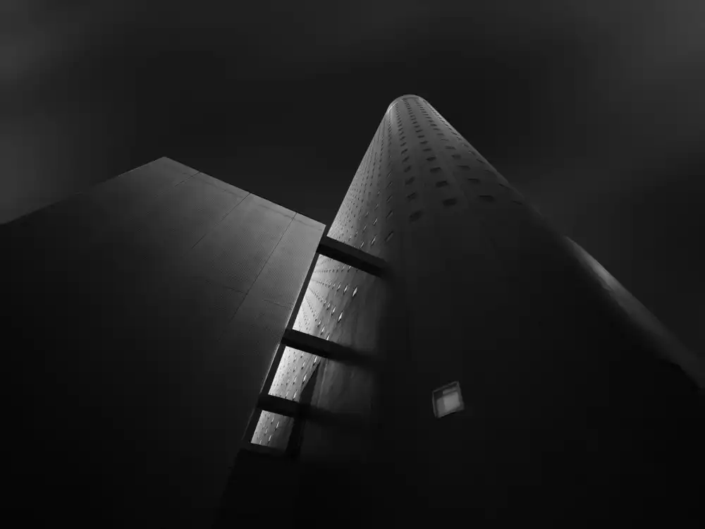 Takachi, Yasuhiro: Dark tower