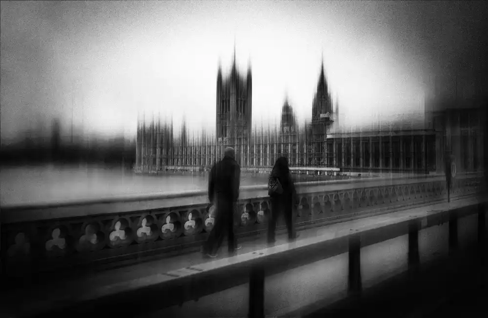 Orkidea, W.: Crossing Westminster Bridge