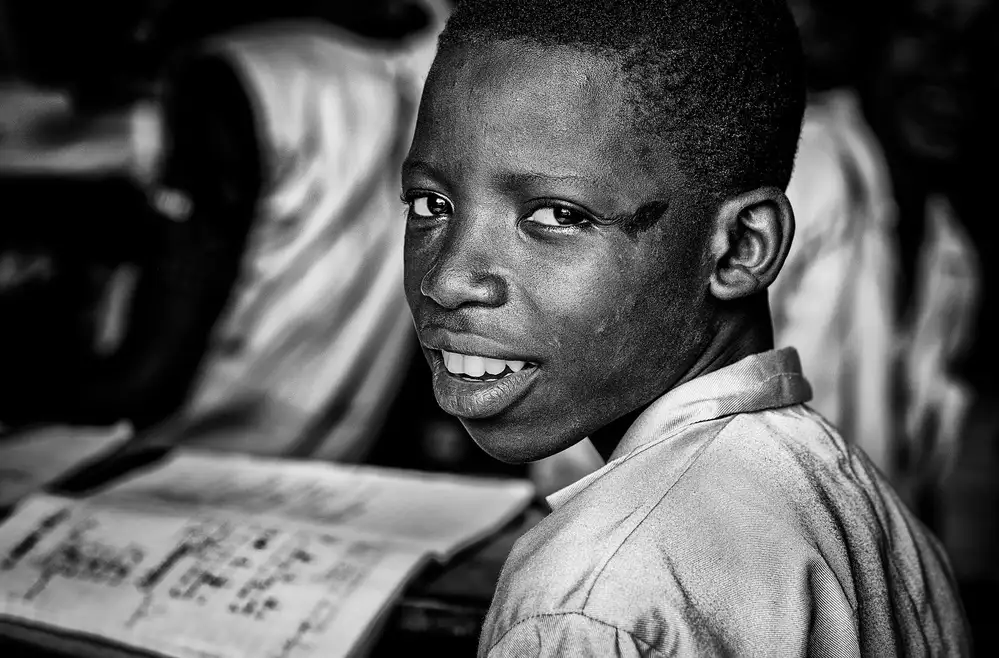 Garmendia, Inazio Joxe: At school in Benin.
