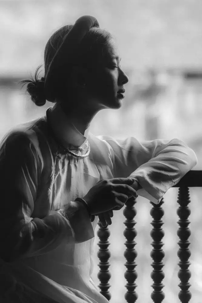 Vu, Thien Vu: Portrait of Hue teenage girl in Vietnam