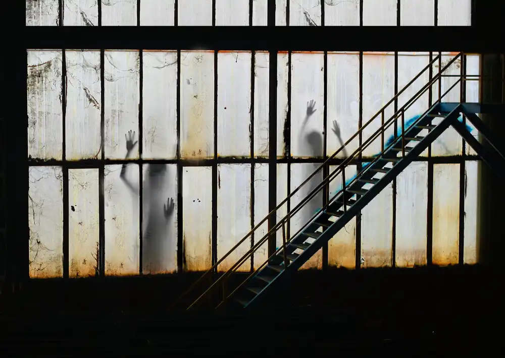 Basa, Emine: the staircase