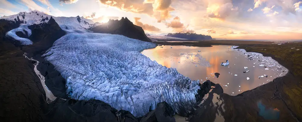 Gastager, Daniel: A dramatic summer evening in Iceland