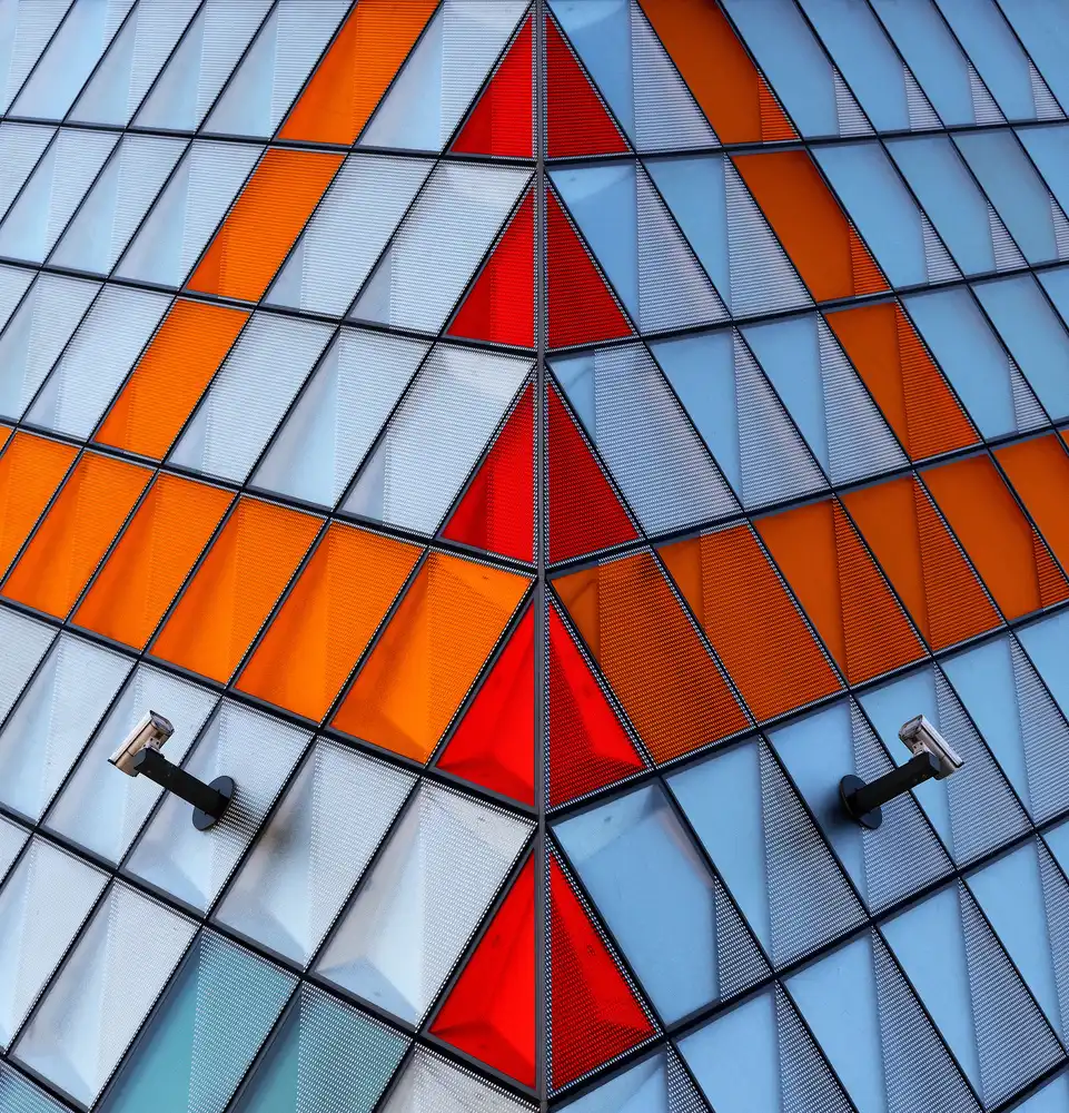 Buczkowski, Tomasz: Almost symmetrical..