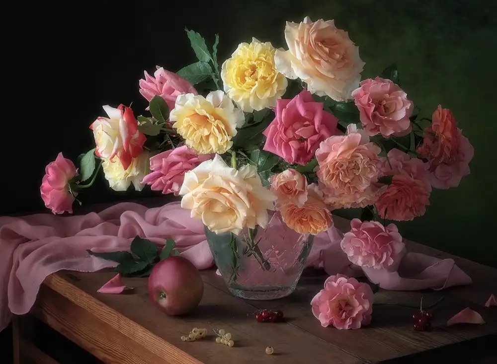 Skorokhod, Tatyana: With a bouquet of garden roses