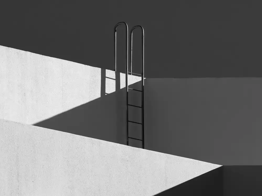 Hammer, Jacqueline: Rooftop Shadows